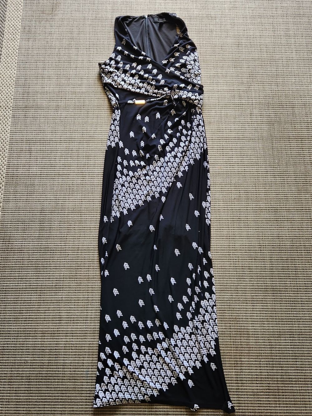 White House Black Market Geometric Chevron Maxi Dress 8 Black White Belted